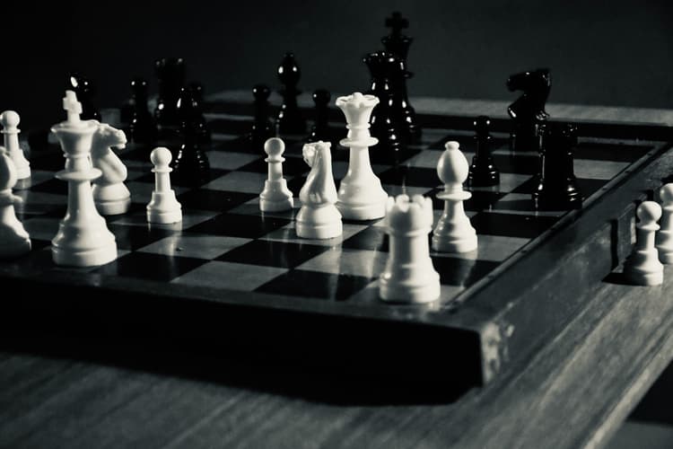 AI-Powered Competitive Analysis: Gaining Market Insights Efficiently​