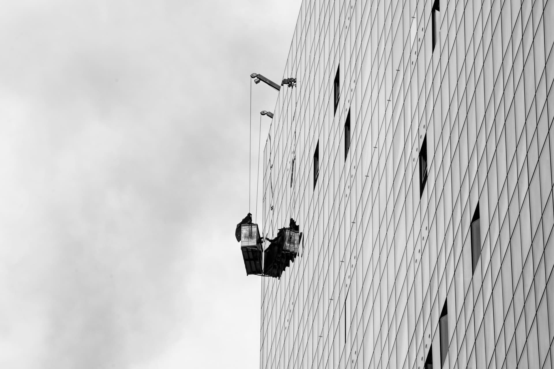 Implementing AI Solutions for Efficient Facility Management​
