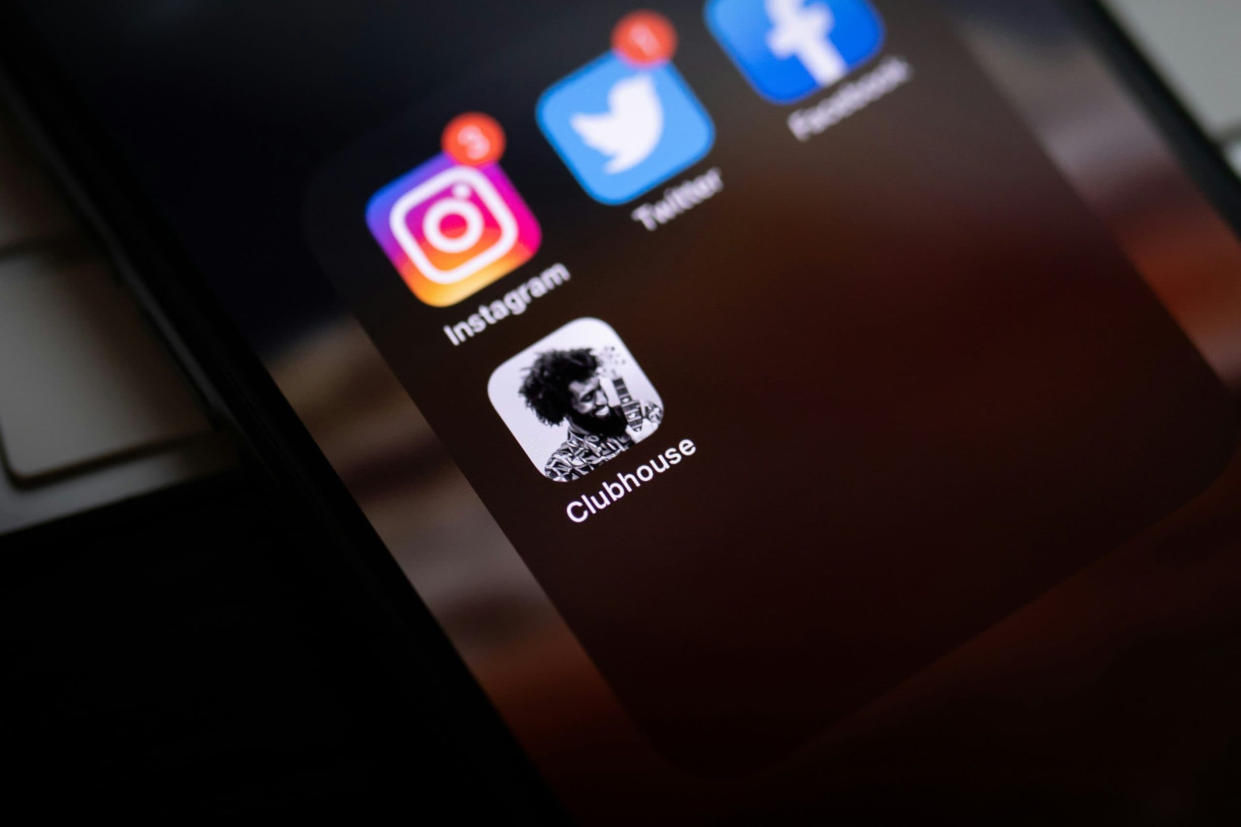 How to Use AI to Automate Your Social Media and Save 10 Hours a Week