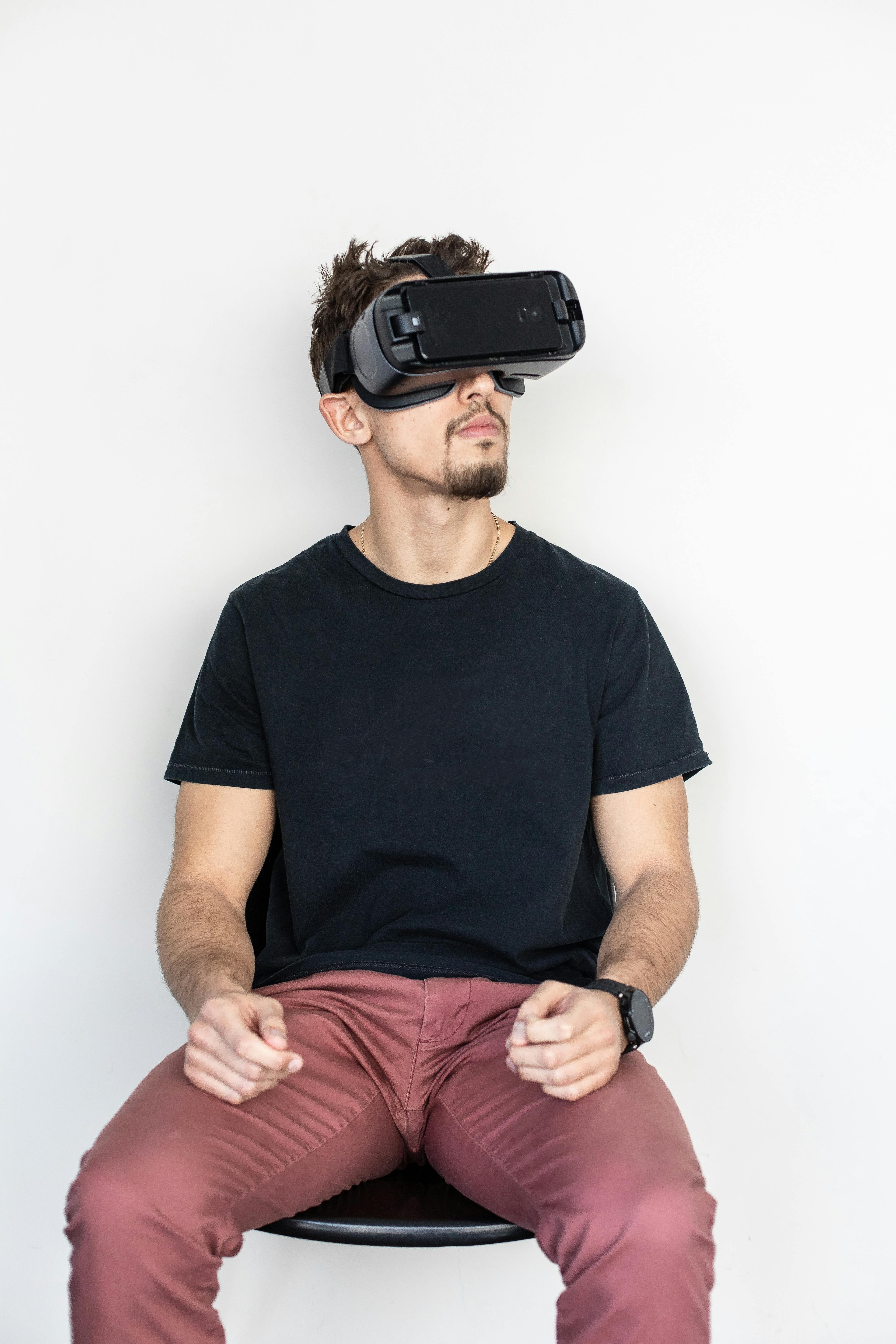 Eksplorasi Integrasi Teknologi Virtual Reality dalam Website E-Commerce